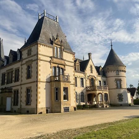 Chateau Tout Y Fault Loriges Buitenkant foto