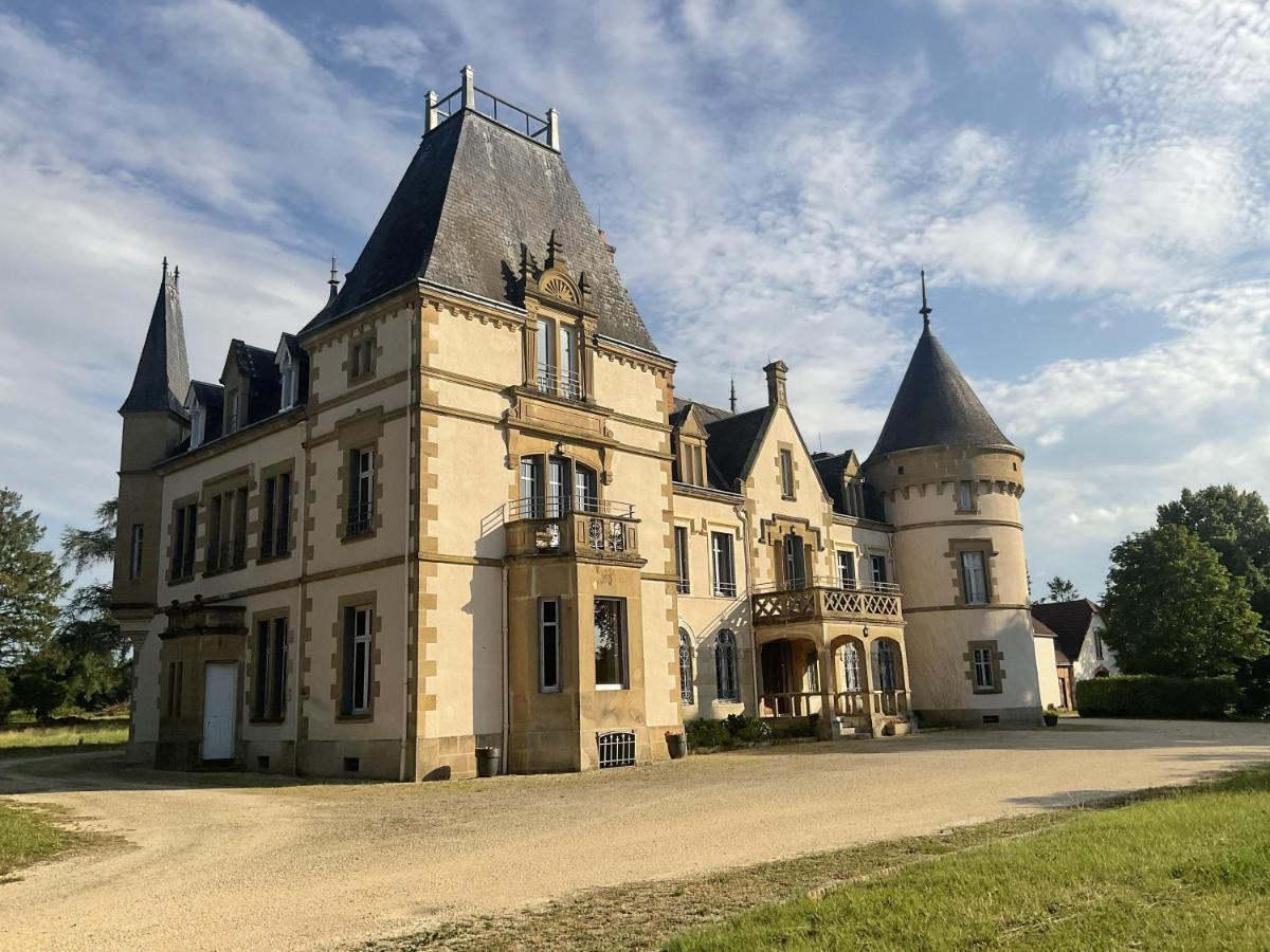 Chateau Tout Y Fault Loriges Buitenkant foto