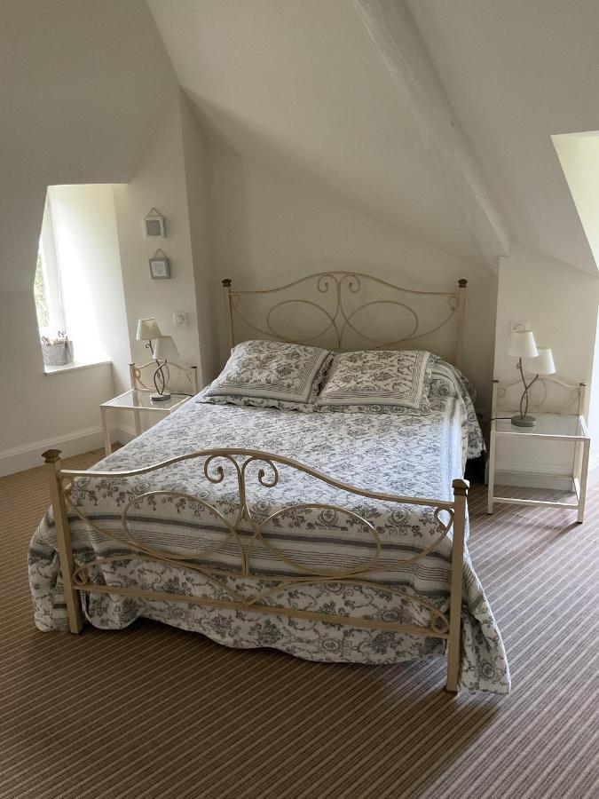 Chateau Tout Y Fault Loriges Buitenkant foto