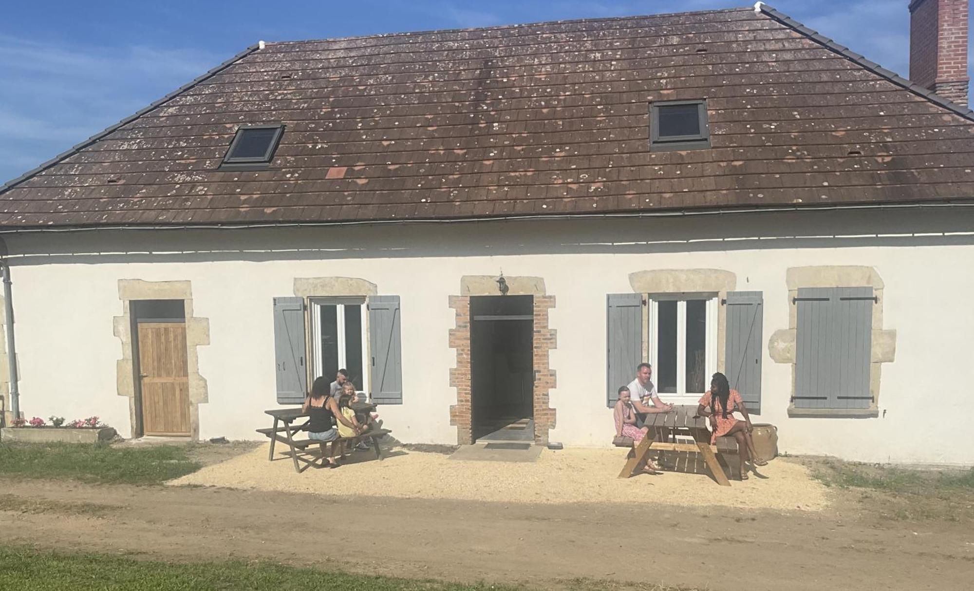 Chateau Tout Y Fault Loriges Buitenkant foto