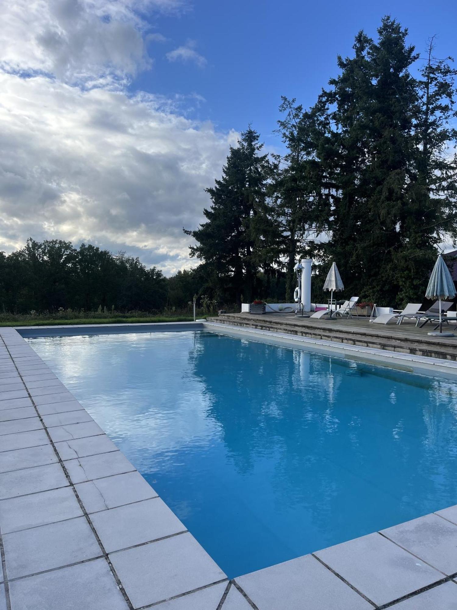 Chateau Tout Y Fault Loriges Buitenkant foto