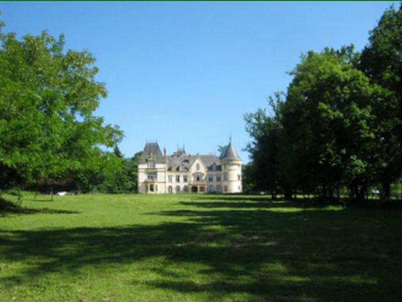 Chateau Tout Y Fault Loriges Buitenkant foto