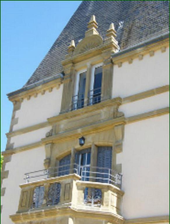 Chateau Tout Y Fault Loriges Buitenkant foto